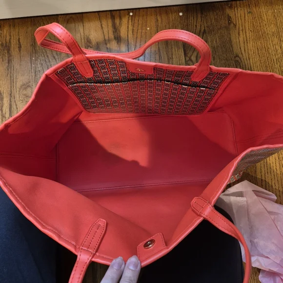 Tory Burch Red and Blue Patterned Tote Bag - Picture 4 of 4